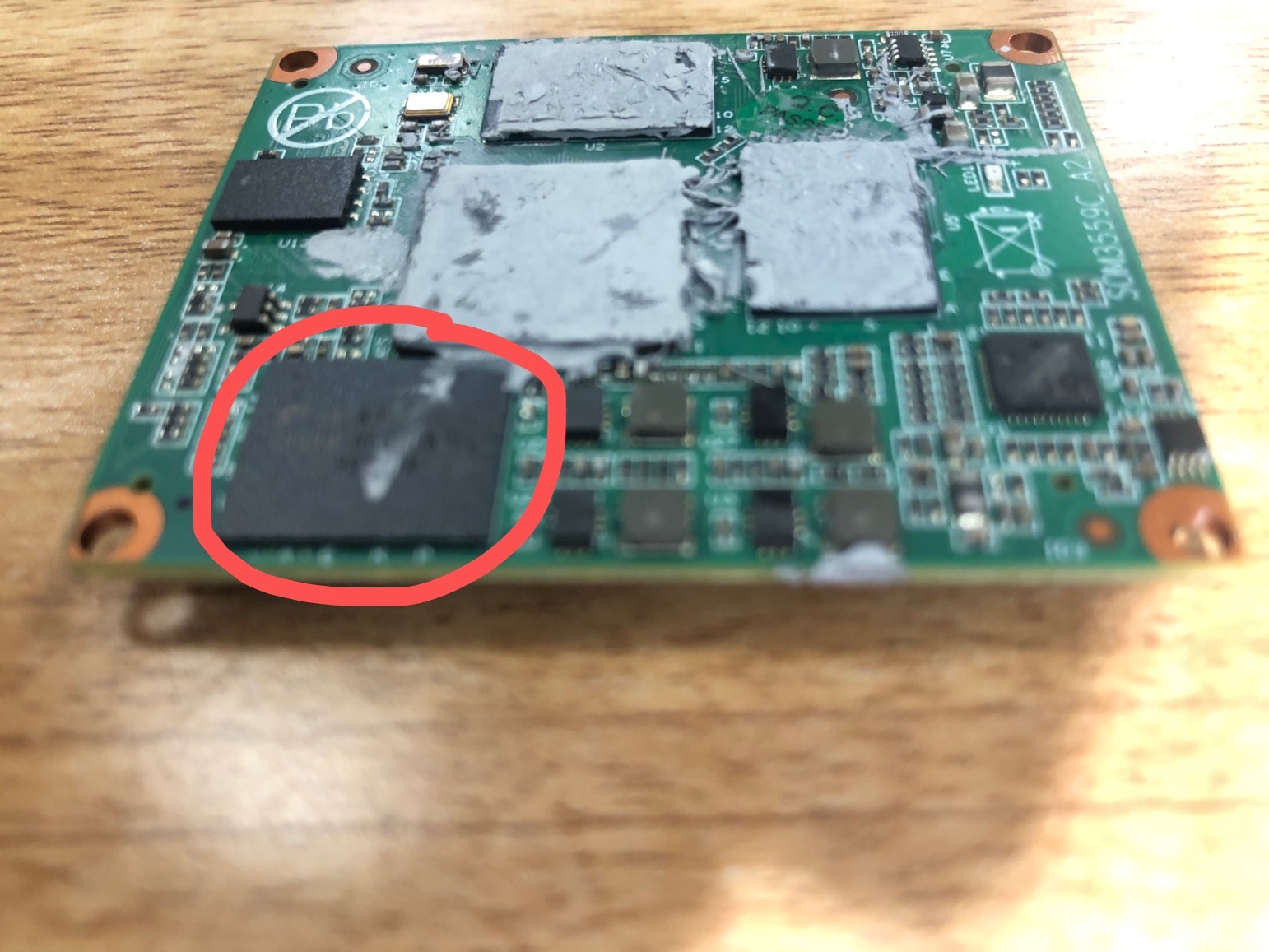 監測儀器控制板BGA芯片底部填充膠應用由漢思化學提供